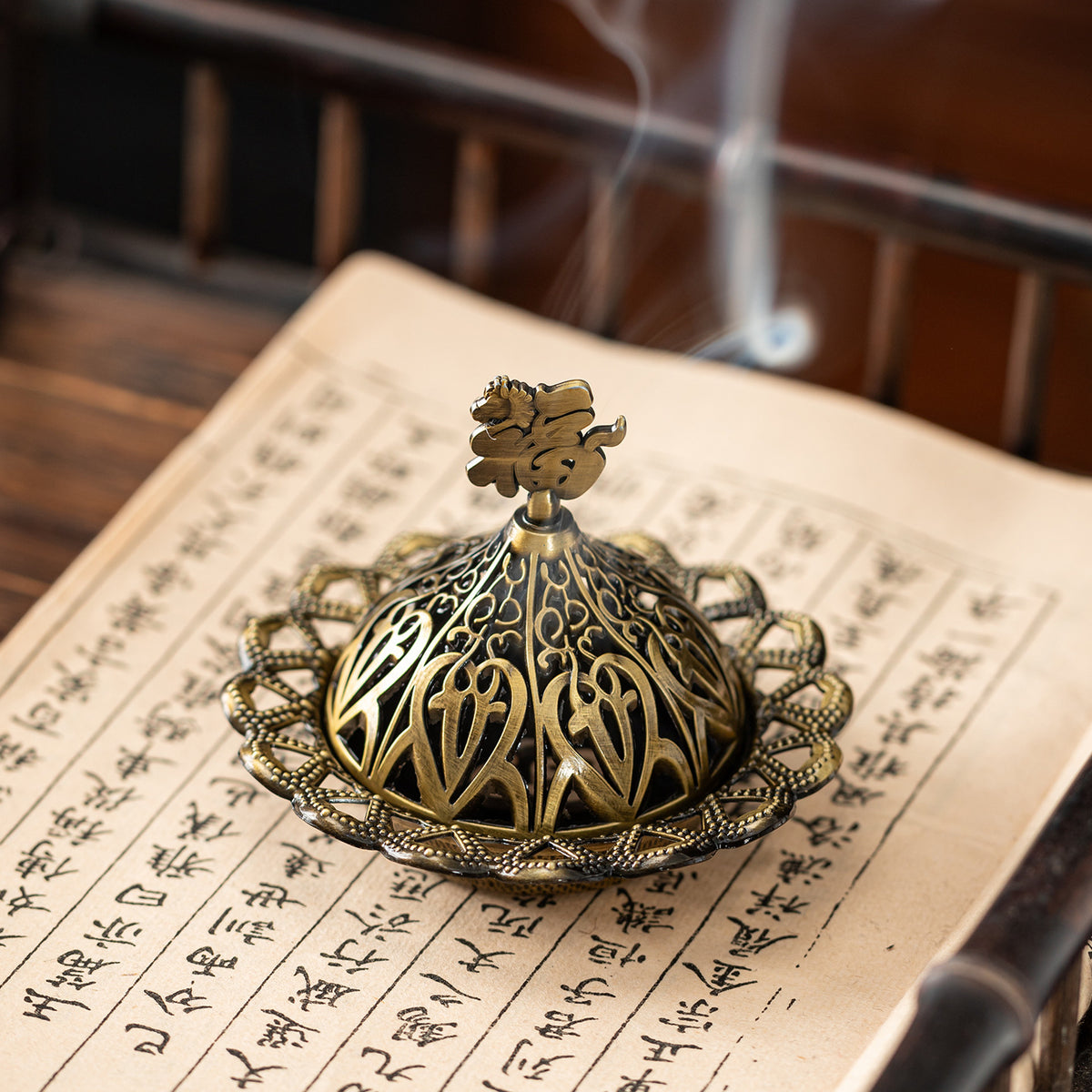 Cross-border Arabian aromatherapy burner Alloy lotus plate incense burner Household indoor tower incense cone incense small auspicious cloud incense burner ornament