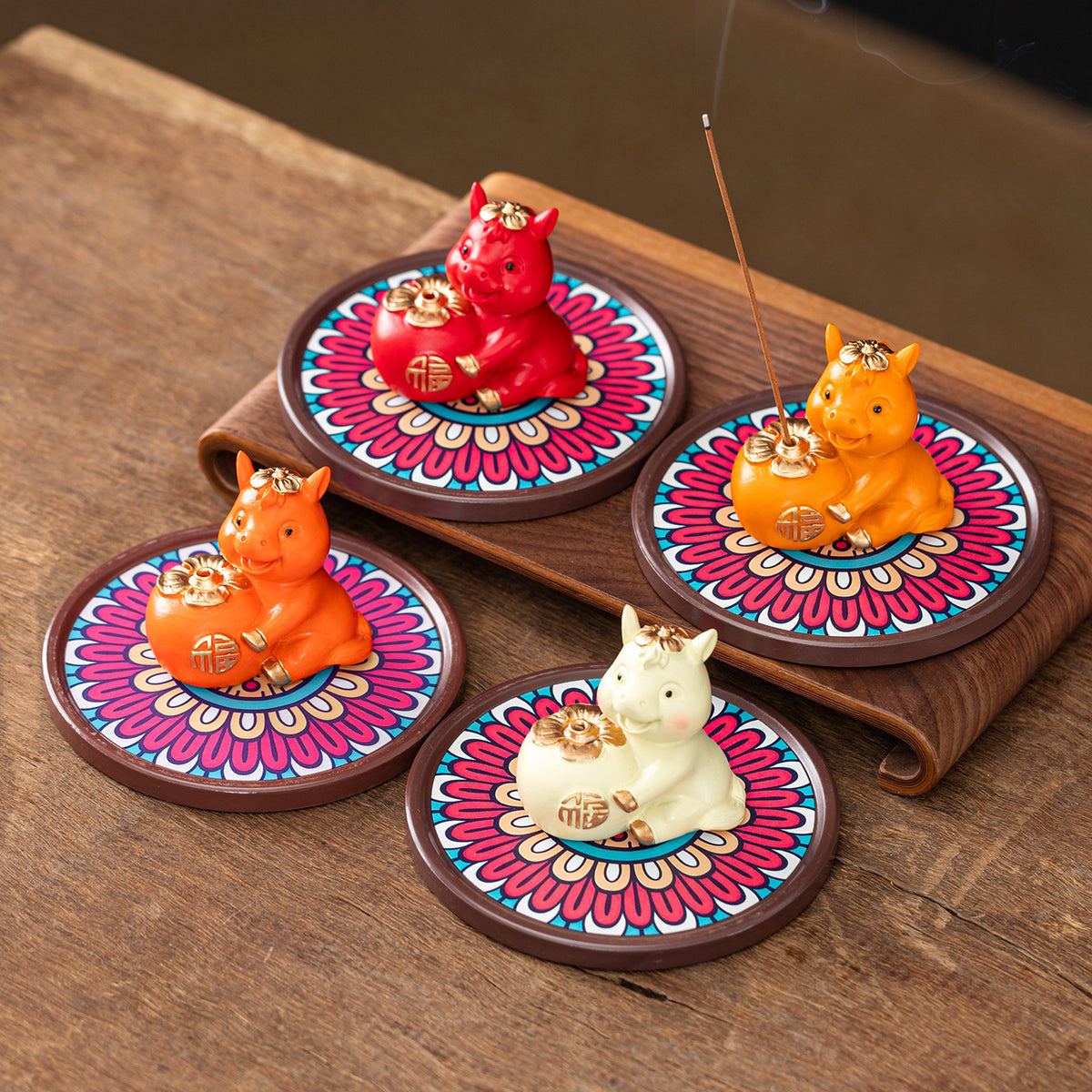 Chinese Year of the Horse Line Incense Burner Office Tabletop Ornament Home Indoor Aromatherapy Burner There are incense gifts immediately