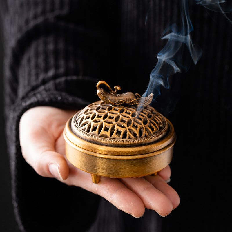 Classical three-legged incense burner household sandalwood plate incense burner indoor agarwood burner home incense box incense road zen ornament