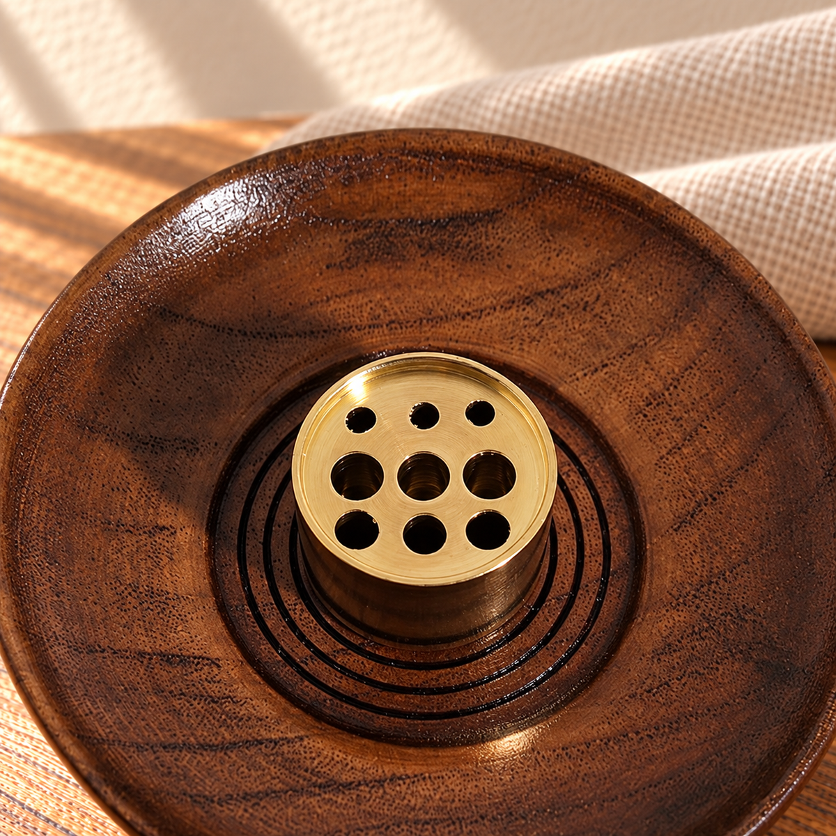 Nine-hole insert detail