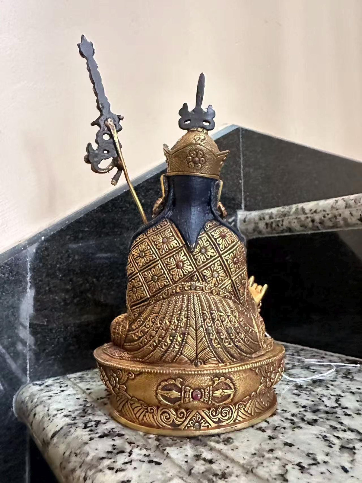 Padmasambhava (Guru Rinpoche) Statue – 23cm | Shakya Clan Inspired Buddhist Sculpture | Tibetan Himalayan Art