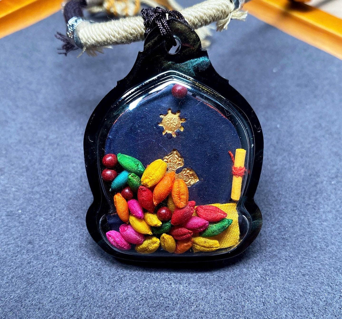 Hand-Painted Mahakala Tsa Tsa Necklace Pendant Mineral Pigment Tibetan Thangka Art Buddhist Amulet Small Six-Armed Mahakala Spiritual Gift