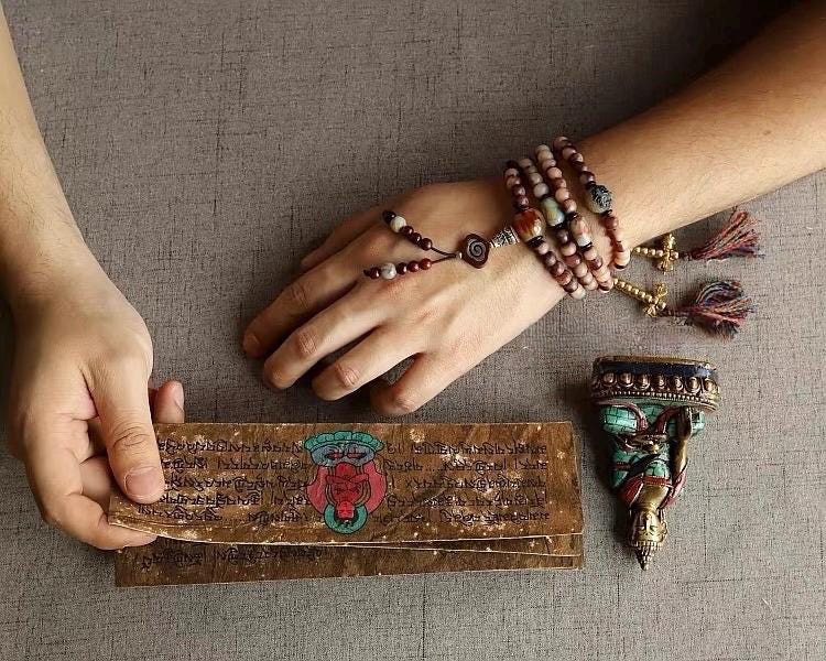 EverestArtStudios Reclaimed Tibetan Natural Camel Bone 108 Mala Beads Handmade Prayer Bracelet Meditation Necklace