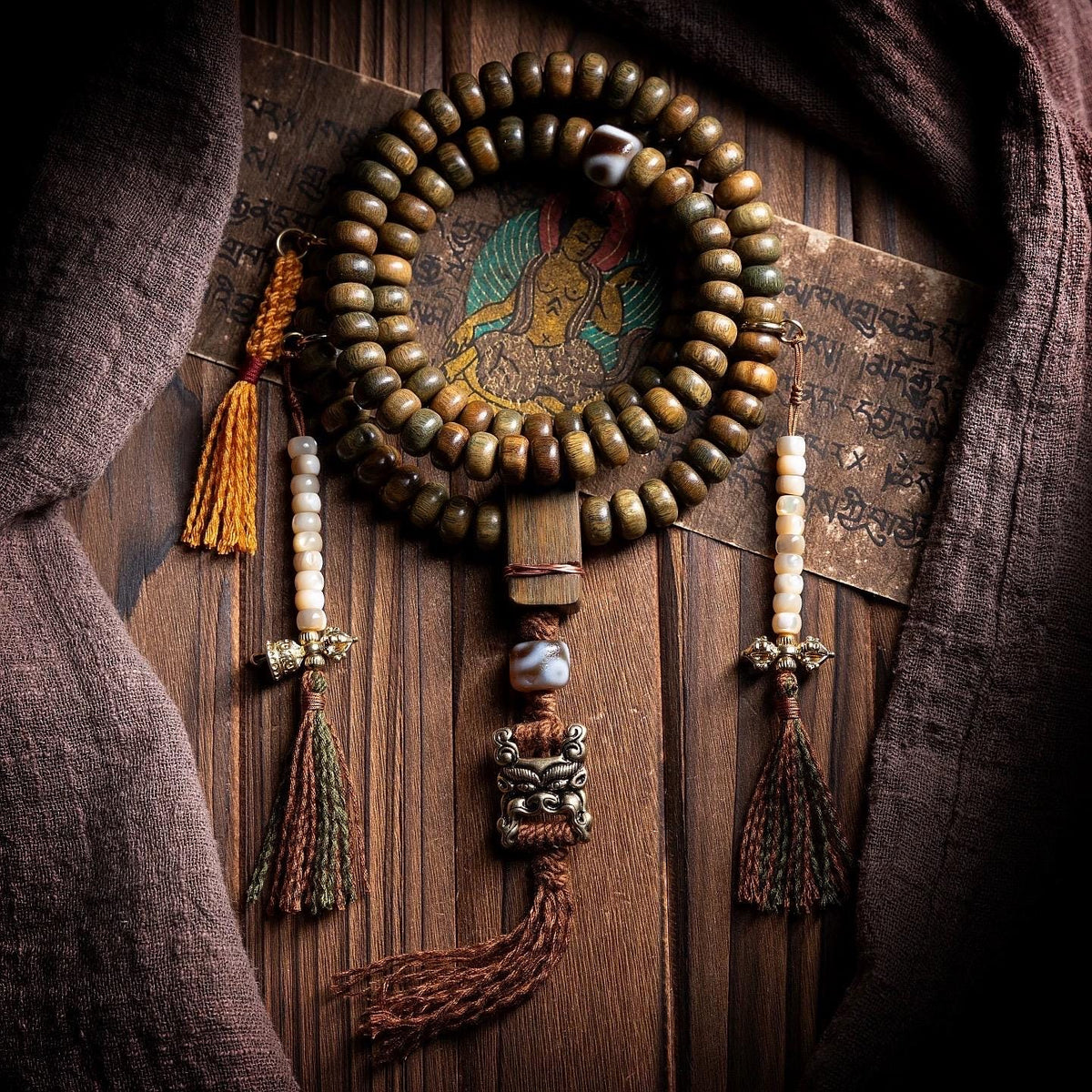 EverestArtStudios Green Sandalwood 108-Bead Mala Necklace | Tibetan Style Prayer Beads | Handmade Meditation Necklace