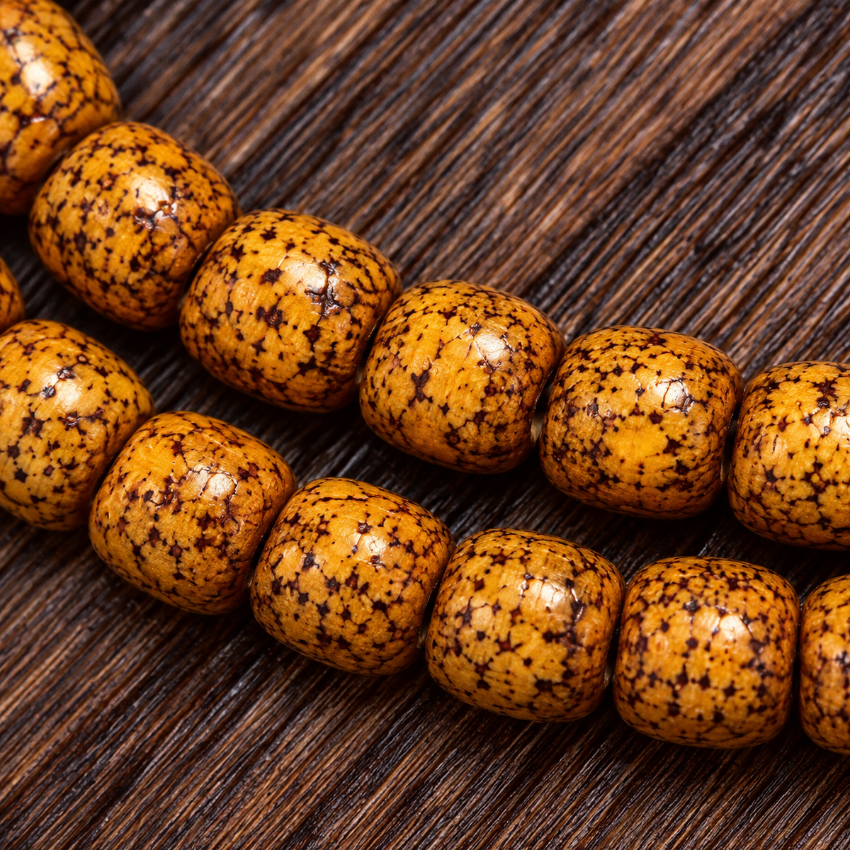 EverestArtstudios Natural Aged Crackled Hainan Xingyue Bodhi 108-Bead Mala — bead detail